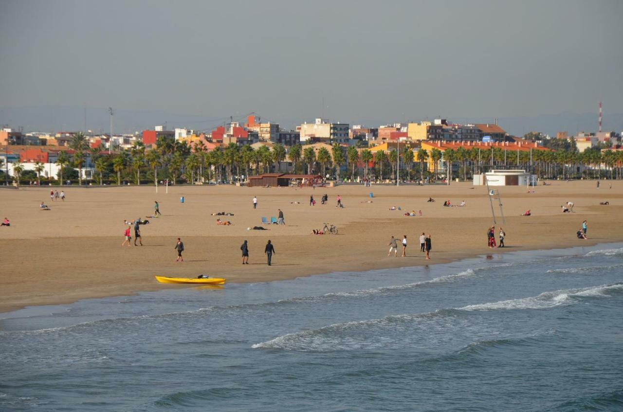 Malvarrosa Beach Apartment Valencia Bagian luar foto